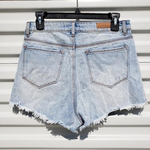 White Fox high rise raw hem acid wash jean shorts - Picture 6 of 9